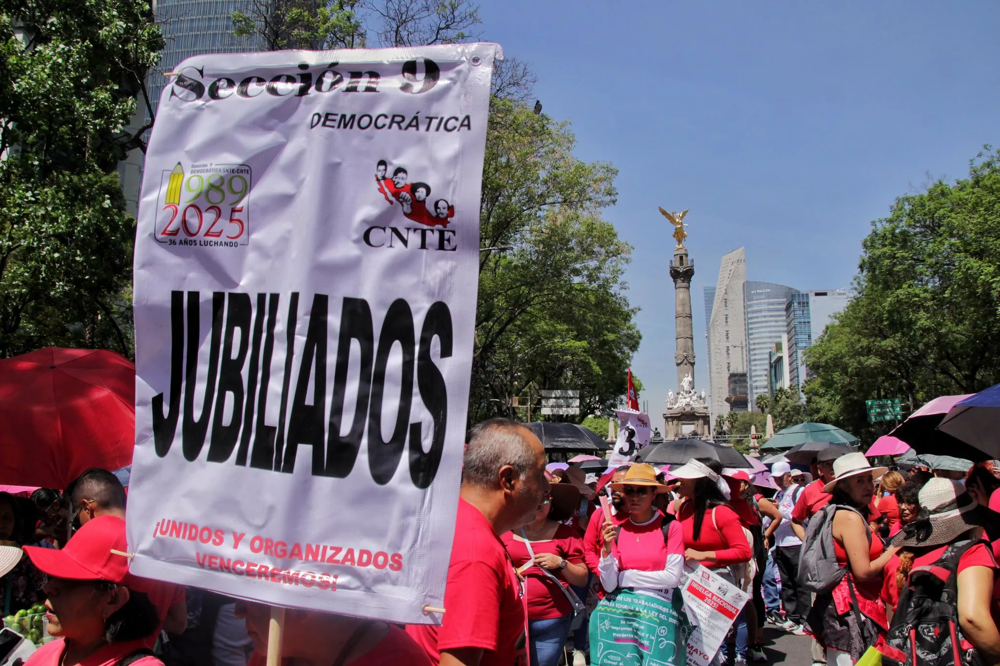 Maestros de la CNTE inician paro indefinido nacional este 15 de mayo en el Zócalo de la CDMX