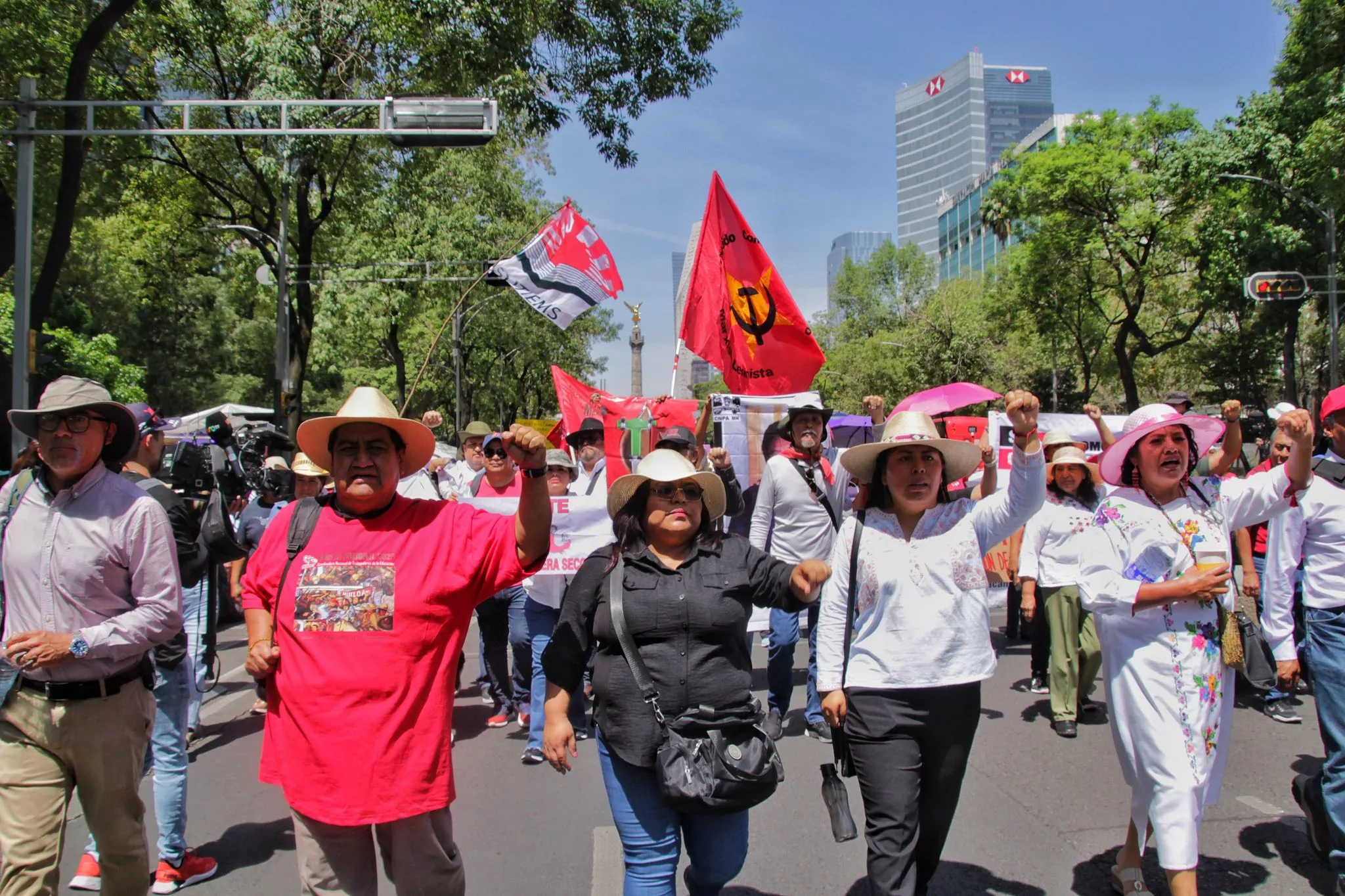Maestros de la CNTE inician paro indefinido nacional este 15 de mayo en el Zócalo de la CDMX