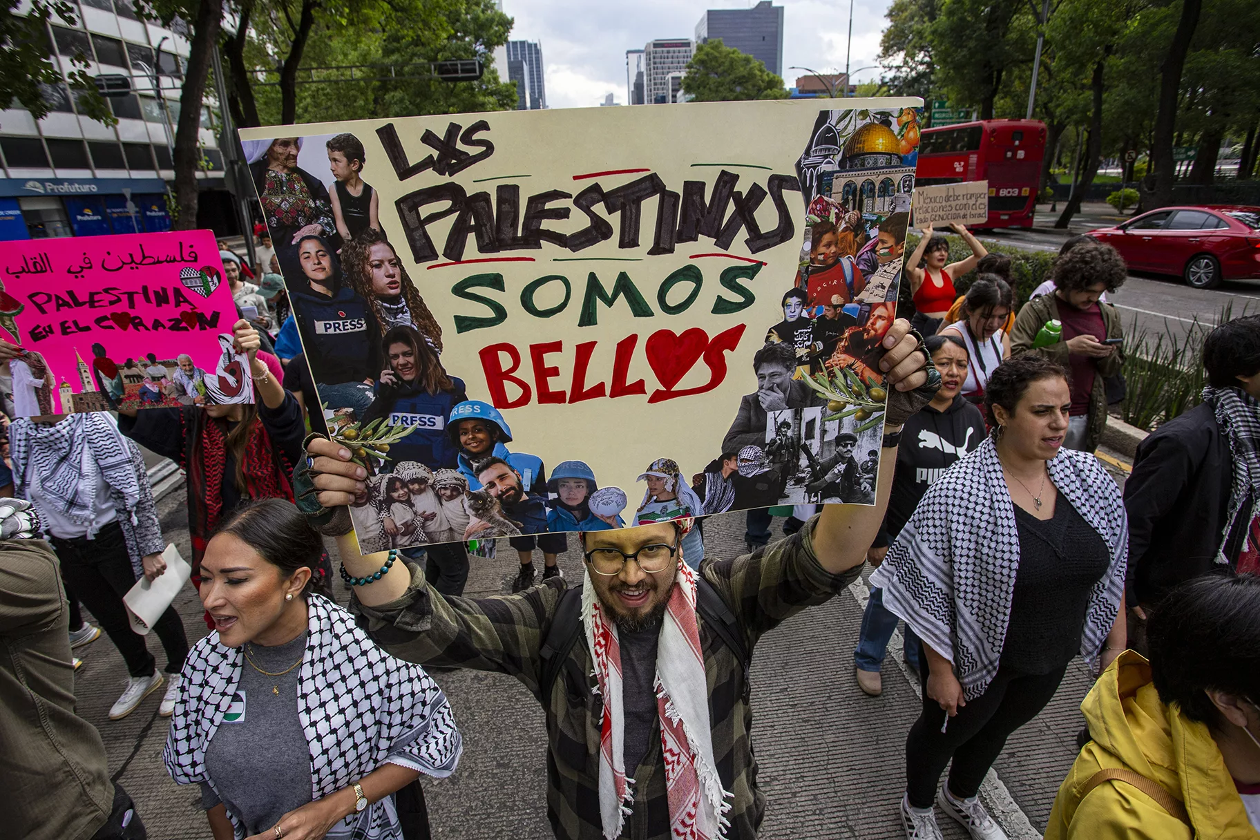 Cientos marchan en CDMX por Palestina Libre y exigen al gobierno mexicano romper relaciones con Israel