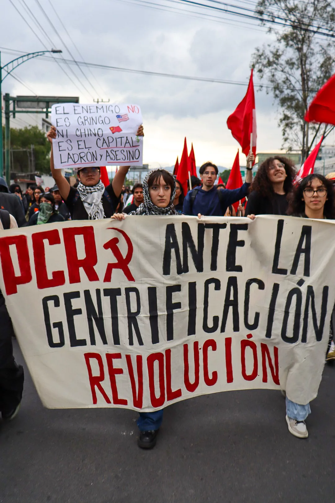 Segunda marcha contra la gentrificación en CDMX: vecinos exigen cancelar megaproyecto en Fuentes Brotantes 134